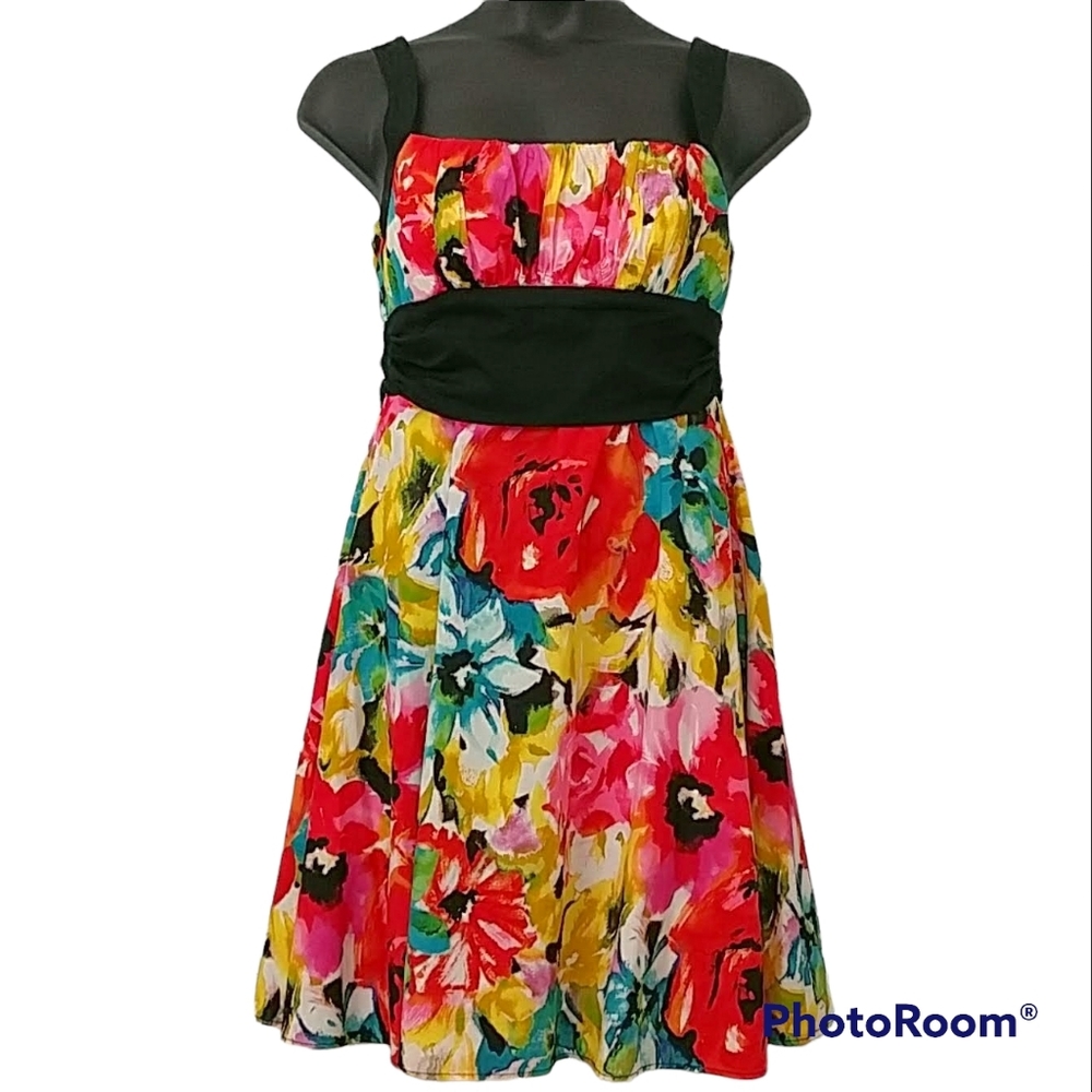 ➕ B. Smart Sleeveless Floral Dress (16)